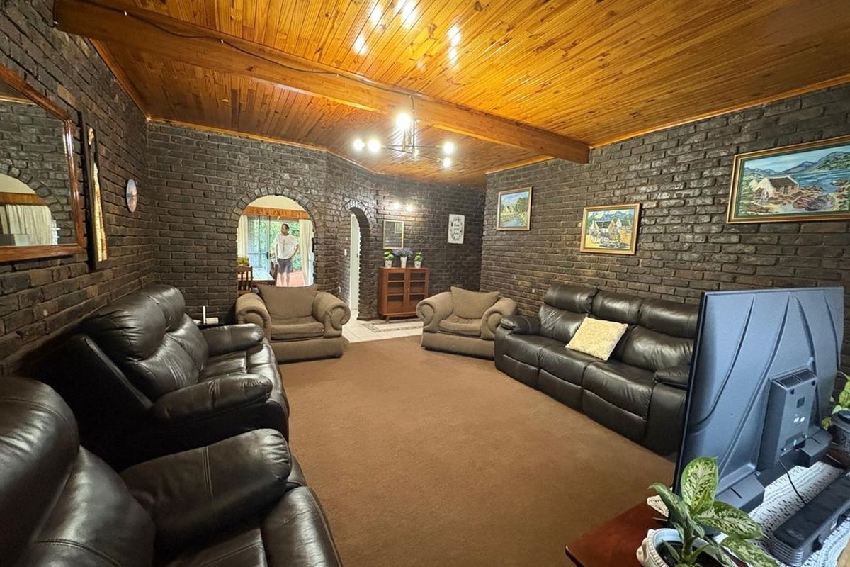 Spacious living, modern comfort-your dream home in Newcastle awaits - Photo 5
