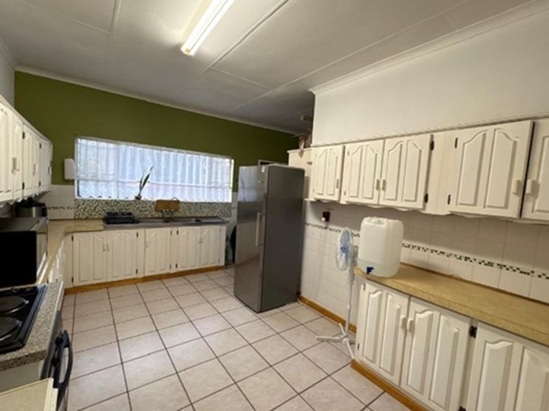 Spacious living, modern comfort-your dream home in Newcastle awaits - Photo 9