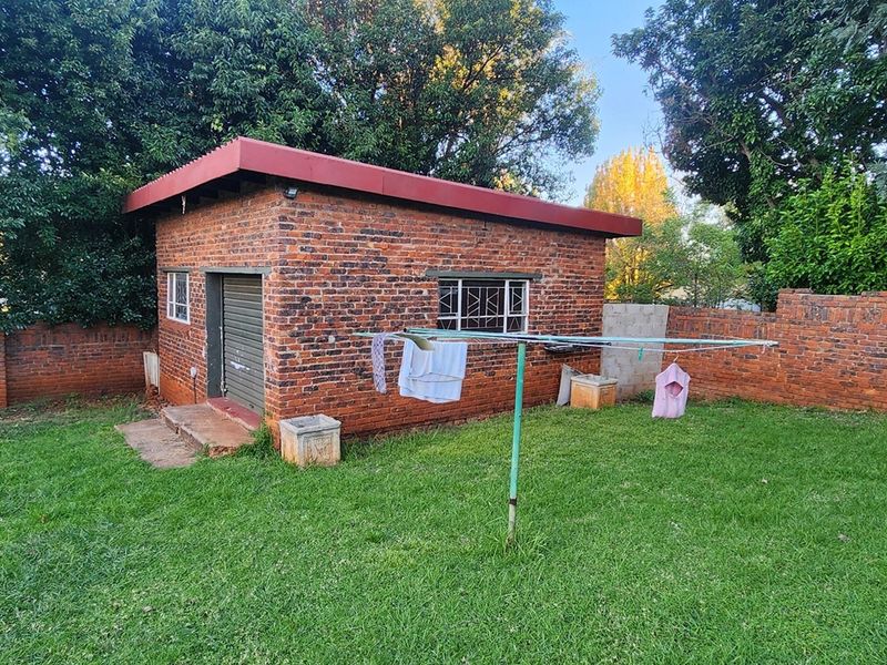 Spacious living, modern comfort-your dream home in Newcastle awaits - Photo 2