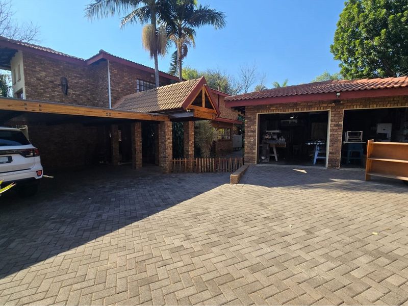 Spacious 4-Bedroom Family Home for Sale in Montana Park - Photo 3