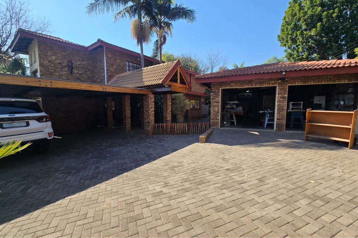 Spacious 4-Bedroom Family Home for Sale in Montana Park - Photo 3