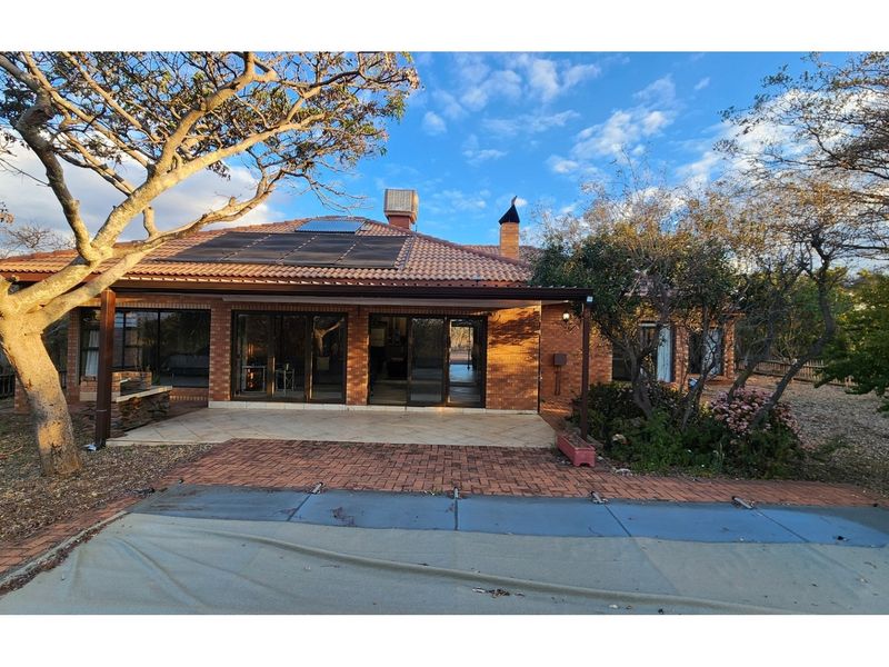 Verloren Estate - 3 Bedroom home with heated swimming pool - entertainer's dream - PET FRIENDLY - Photo 10