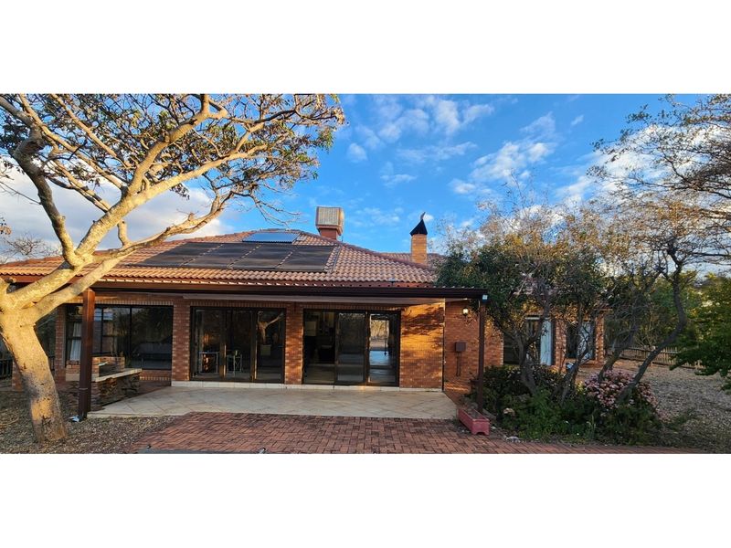 Verloren Estate - 3 Bedroom home with heated swimming pool - entertainer's dream - PET FRIENDLY - Photo 1