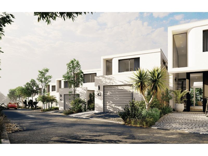 "Luxury Coastal Duplex in Zululami Estate" - Photo 5