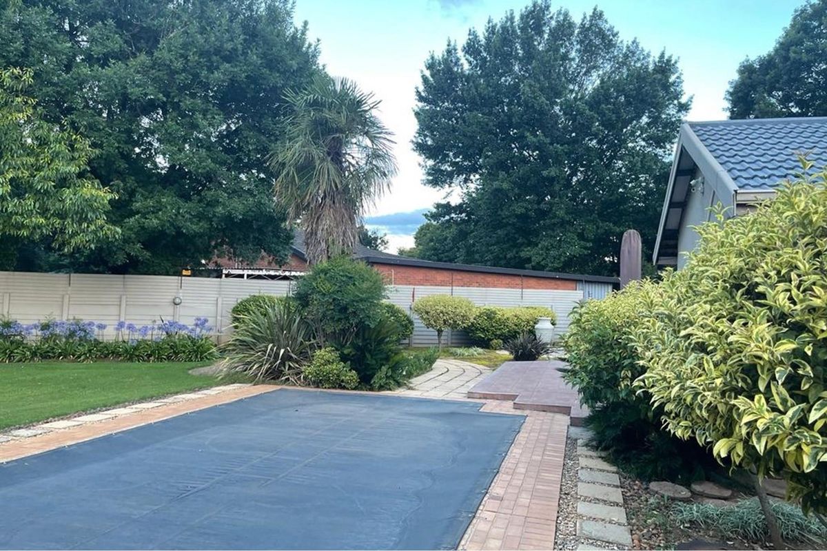 Located in a perfect area!!! - Photo 2