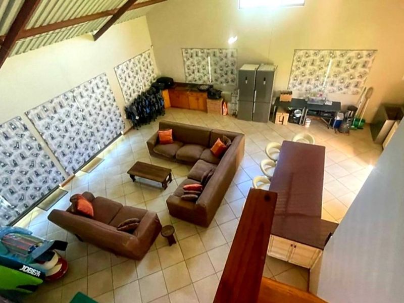 "Off-Grid waterfront Home: 4 Beds, Stunning Views" - Photo 6