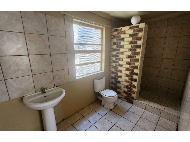 Investor’s Opportunity - High-Income Rental Property! - Photo 5