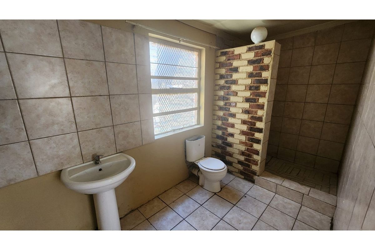 Investor’s Opportunity - High-Income Rental Property! - Photo 5