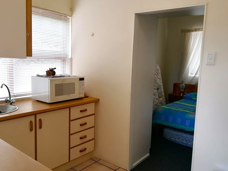 Sturdy, well kept low maintenance home near the CBD - Photo 8