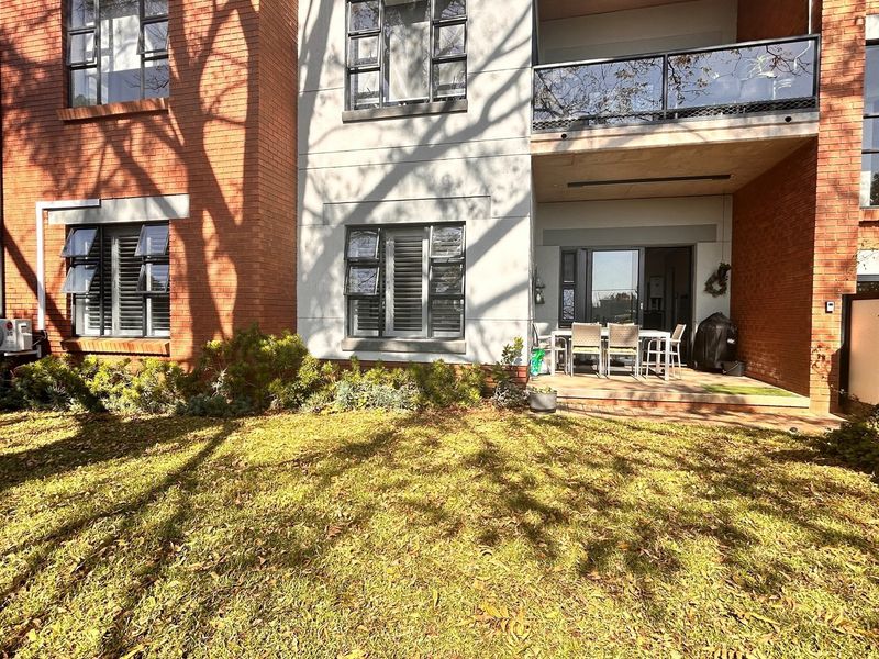 Modern Garden Apartment on the border of Waterkloof and Nieuw Muckleneuk - Photo 7