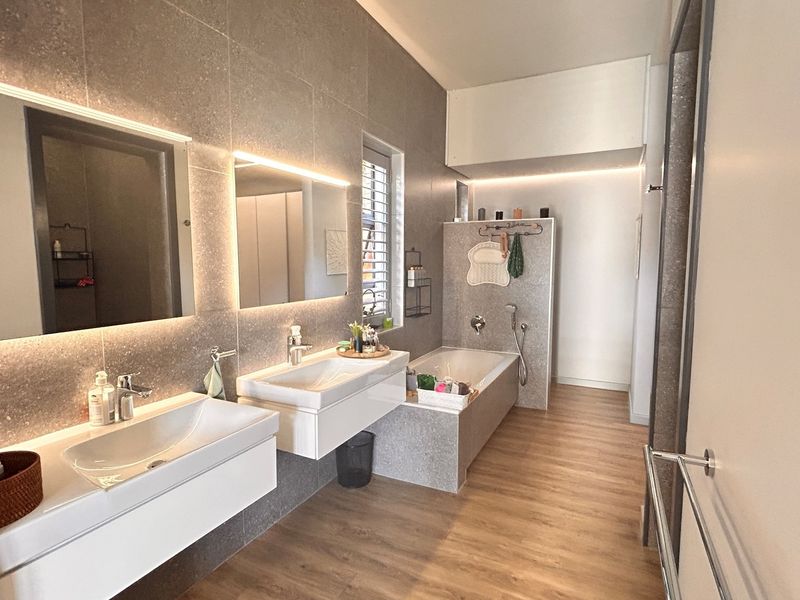 Modern Garden Apartment on the border of Waterkloof and Nieuw Muckleneuk - Photo 9