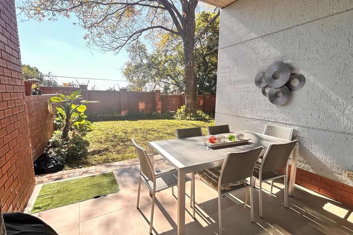 Modern Garden Apartment on the border of Waterkloof and Nieuw Muckleneuk - Photo 5