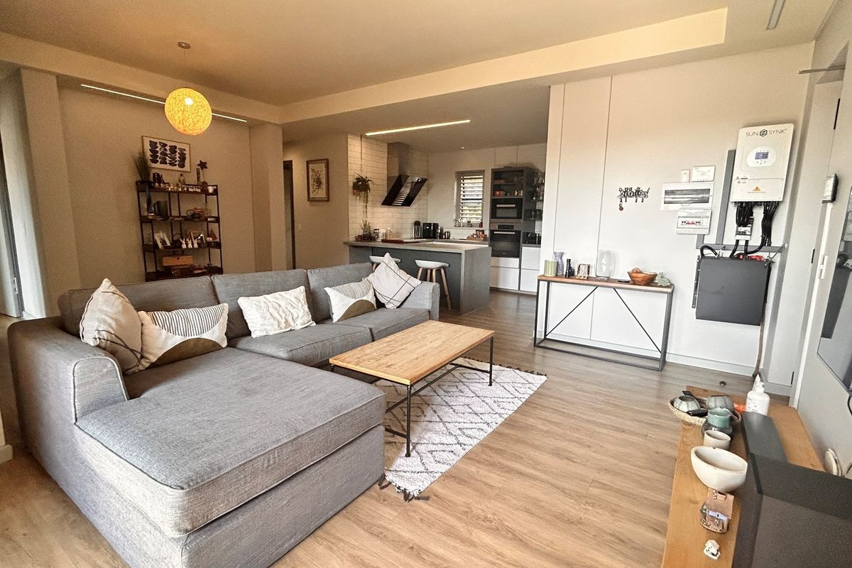 Modern Garden Apartment on the border of Waterkloof and Nieuw Muckleneuk - Photo 2