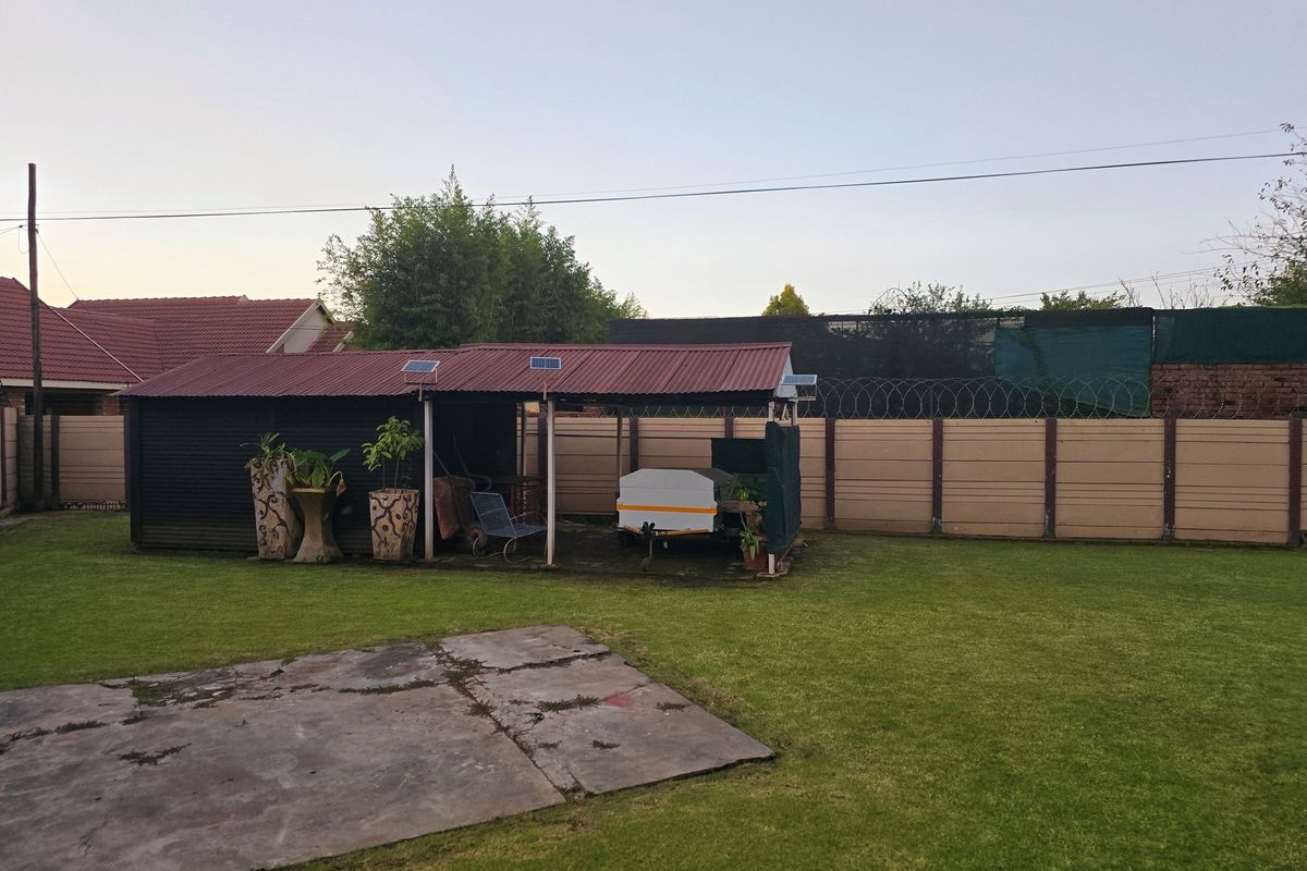 Space to Entertain, Comfort to Stay - The Perfect Family Home Is Here! - Photo 4