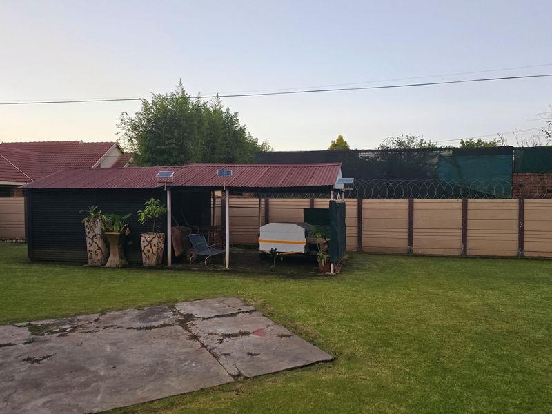 Space to Entertain, Comfort to Stay - The Perfect Family Home Is Here! - Photo 4