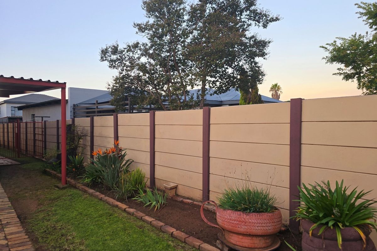 Space to Entertain, Comfort to Stay - The Perfect Family Home Is Here! - Photo 3
