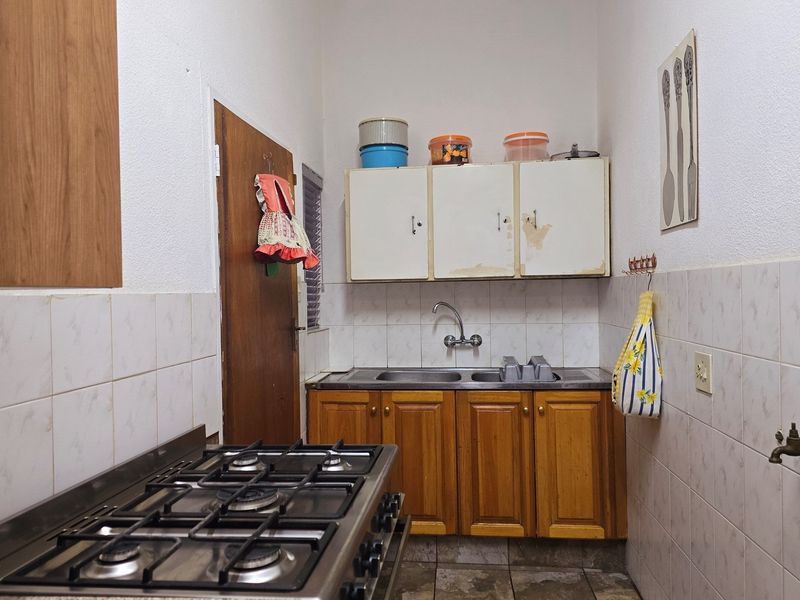 Space to Entertain, Comfort to Stay - The Perfect Family Home Is Here! - Photo 10