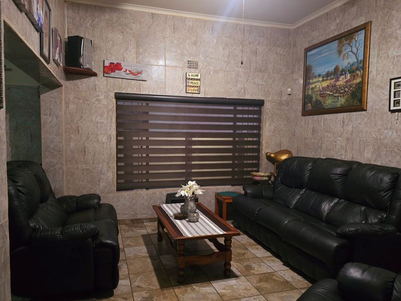 Space to Entertain, Comfort to Stay - The Perfect Family Home Is Here! - Photo 7