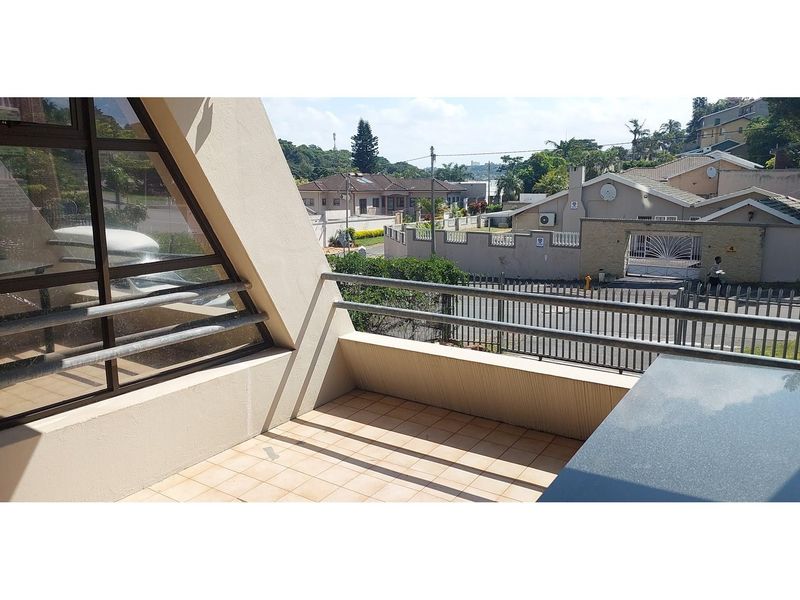 Masterfully Renovated Complex In Morningside - Photo 6