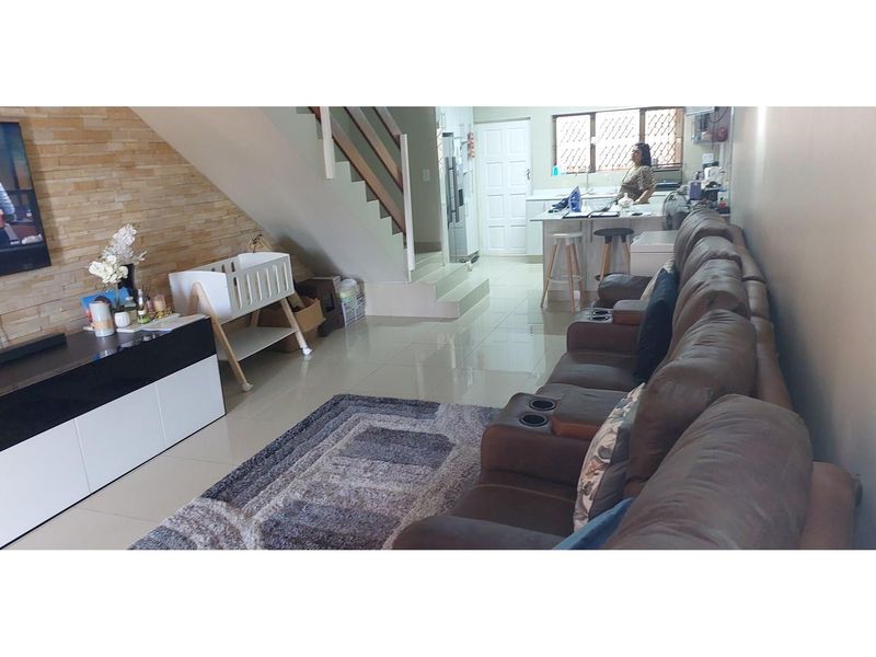 Masterfully Renovated Complex In Morningside - Photo 4