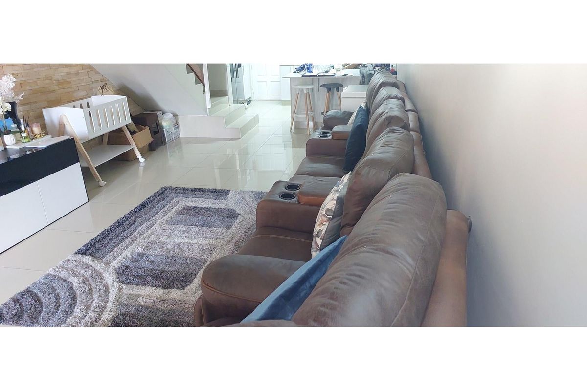 Masterfully Renovated Complex In Morningside - Photo 2