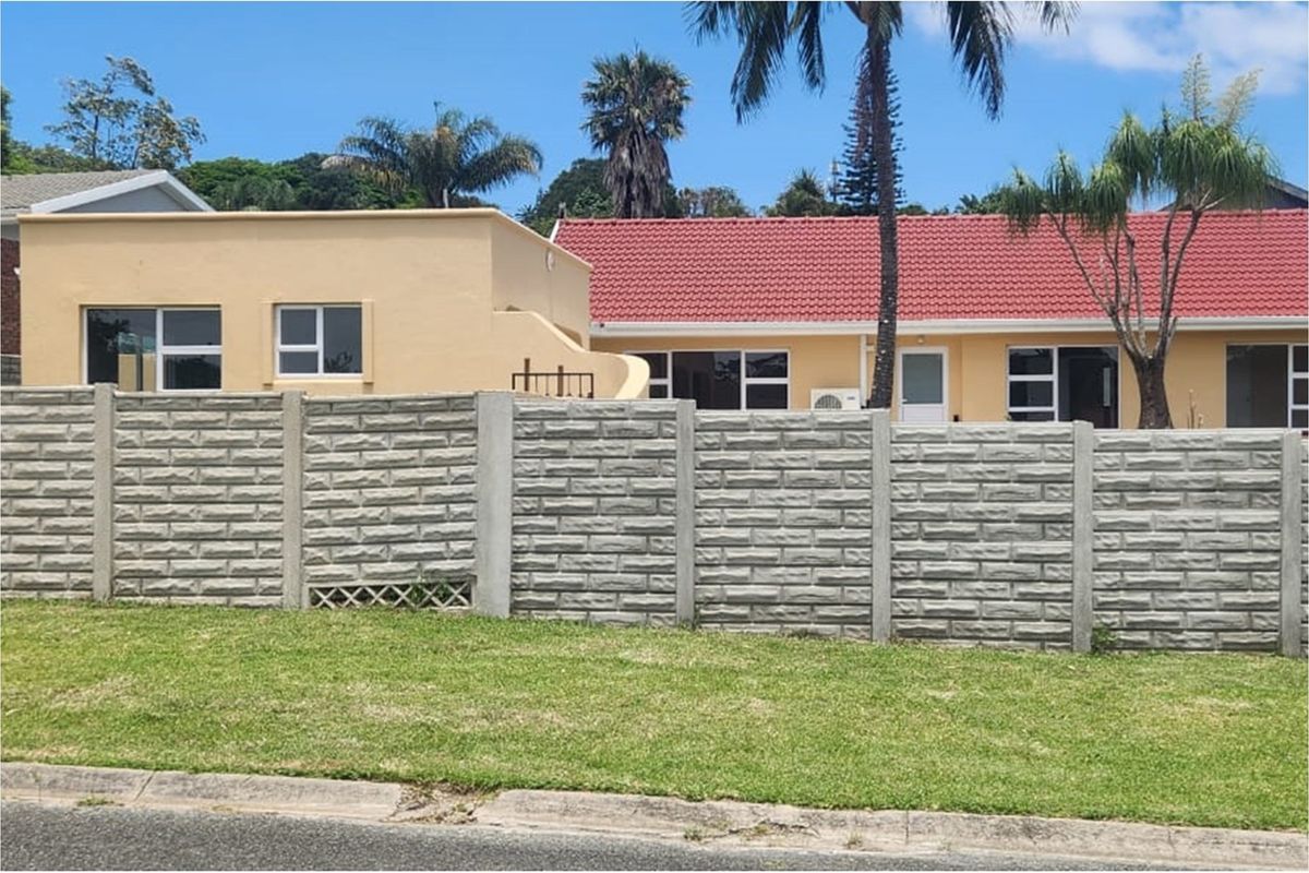 Spacious 4-bed, 3-bath home with modern kitchen, built-in braai and a lush child-friendly garden! - Photo 4