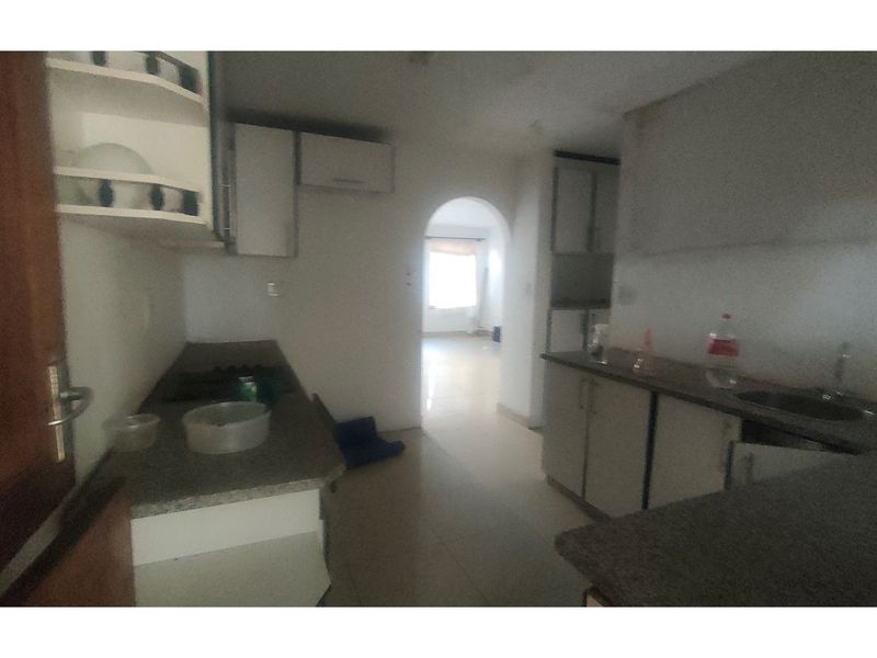 "3 Bed House in boom-gated area - Offers welcome" - Photo 9