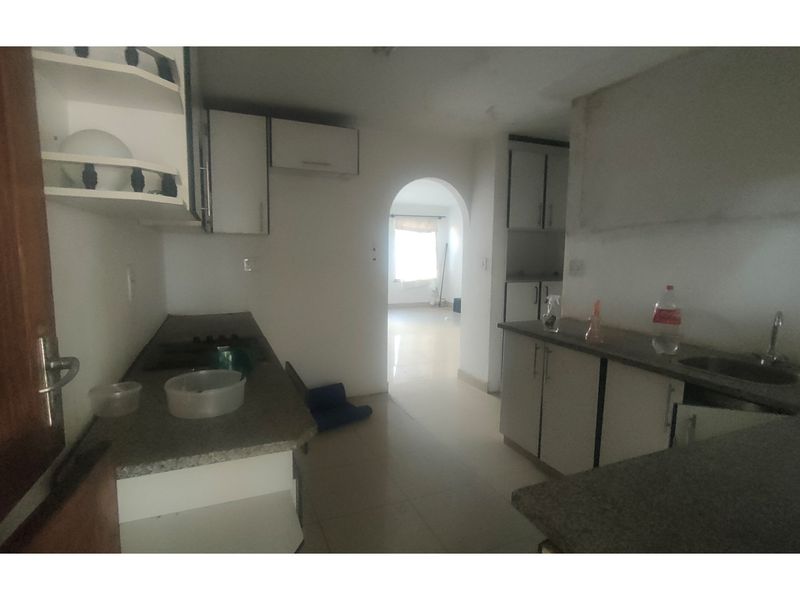 "3 Bed House in boom-gated area - Offers welcome" - Photo 8