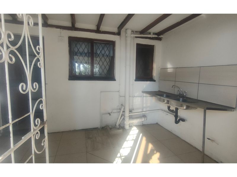 "3 Bed House in boom-gated area - Offers welcome" - Photo 7