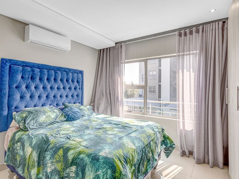 Modern 2-Bed 2-Bath 2-Parkings Apartment in Broadacres For Sale - Photo 10