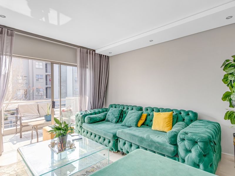 Modern 2-Bed 2-Bath 2-Parkings Apartment in Broadacres For Sale - Photo 4