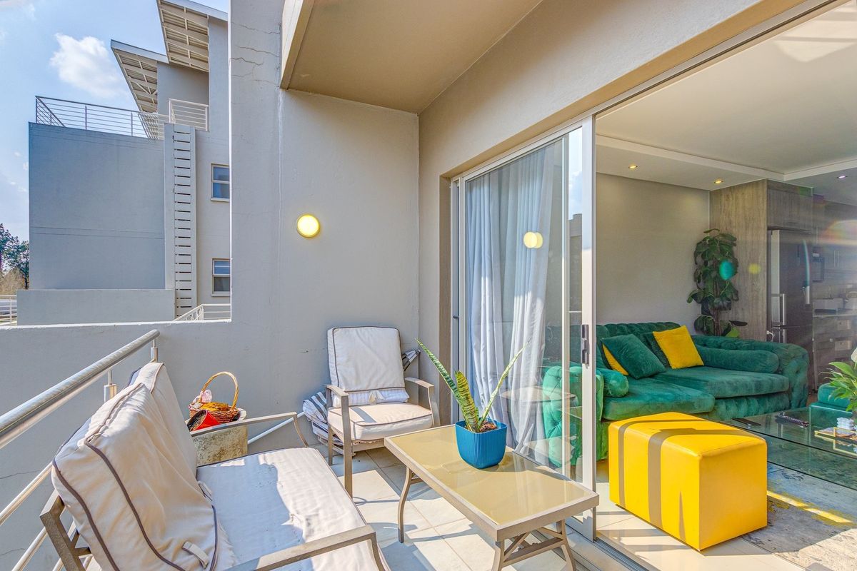 Modern 2-Bed 2-Bath 2-Parkings Apartment in Broadacres For Sale - Photo 5