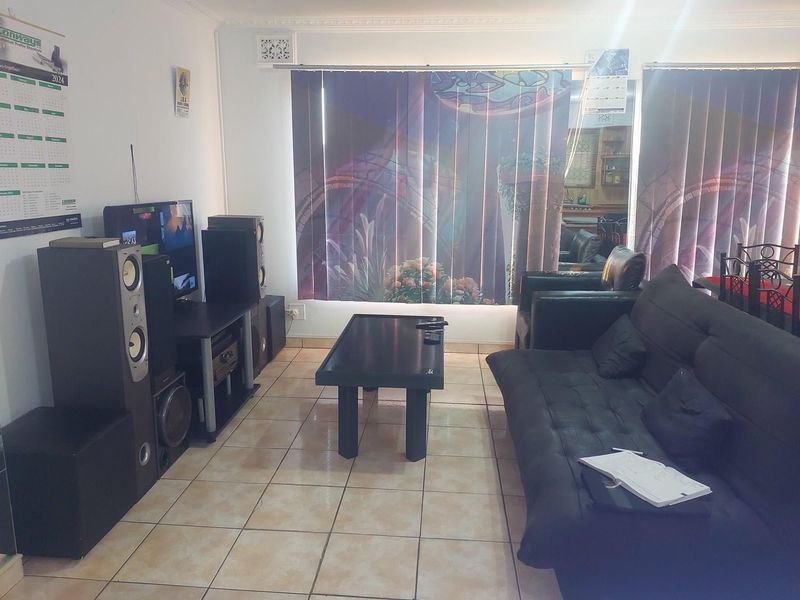 Experience The Convenience And Comfort - Photo 6