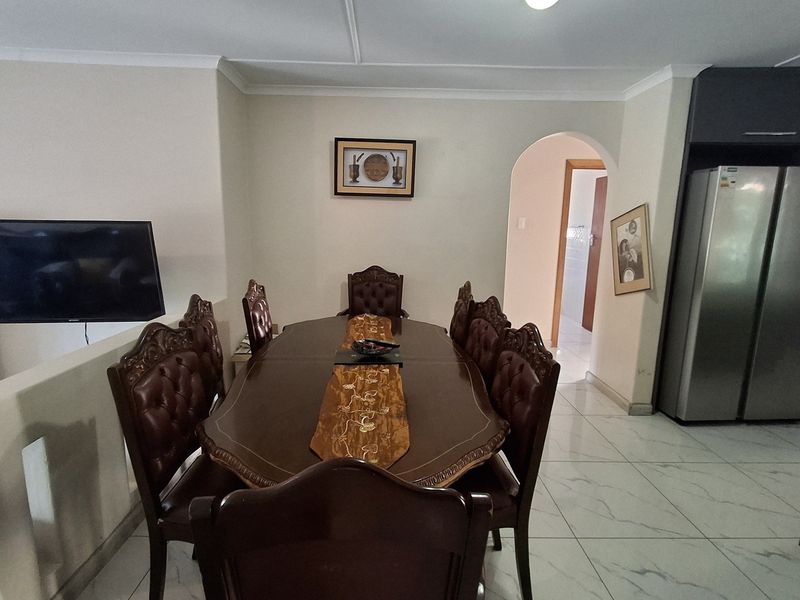 Do not miss out on this stunning 3 bedroom townhouse located in Beacon Bay - Photo 7