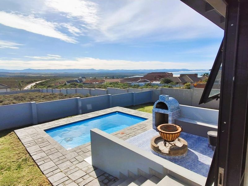 Modern Coastal Luxury in Secure Blue Waters Estate - 3-Bedroom Home, Jeffreys Bay - Photo 4