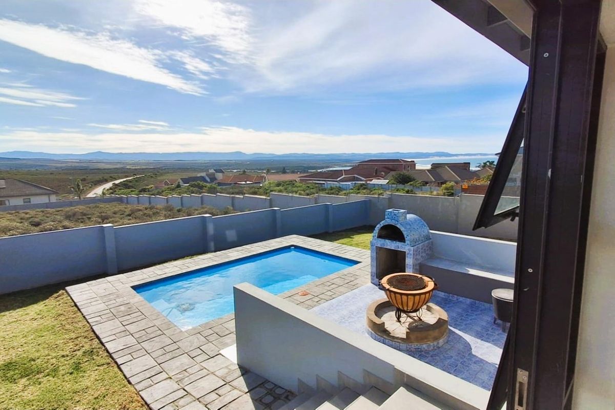 Modern Coastal Luxury in Secure Blue Waters Estate - 3-Bedroom Home, Jeffreys Bay - Photo 4