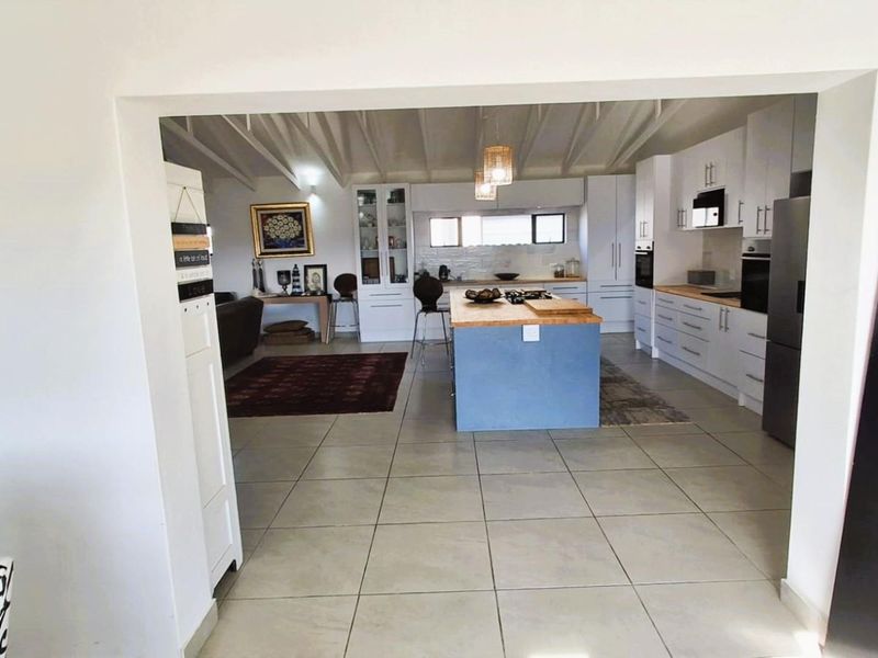 Modern Coastal Luxury in Secure Blue Waters Estate - 3-Bedroom Home, Jeffreys Bay - Photo 5