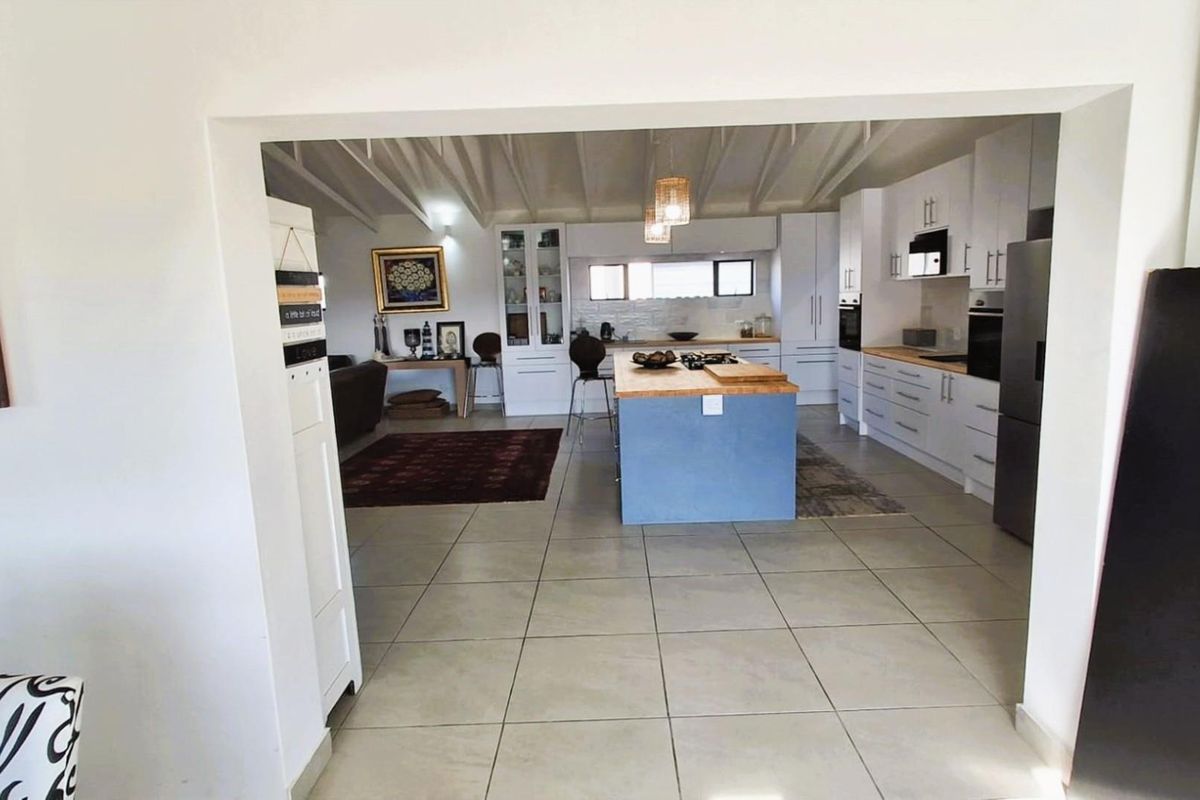 Modern Coastal Luxury in Secure Blue Waters Estate - 3-Bedroom Home, Jeffreys Bay - Photo 5