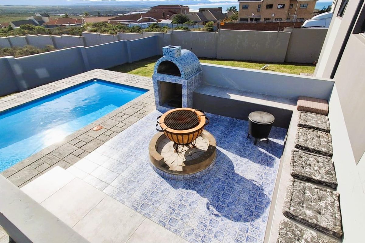 Modern Coastal Luxury in Secure Blue Waters Estate - 3-Bedroom Home, Jeffreys Bay - Photo 3
