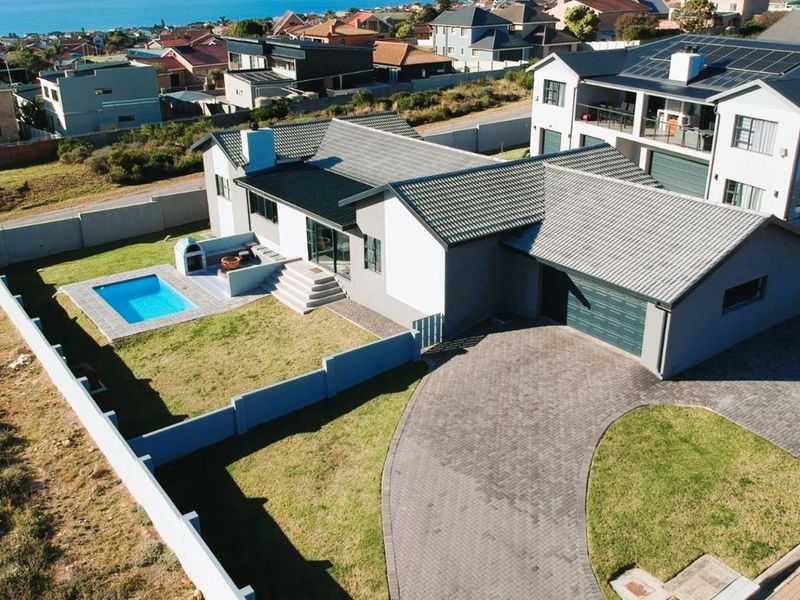 Modern Coastal Luxury in Secure Blue Waters Estate - 3-Bedroom Home, Jeffreys Bay - Photo 2