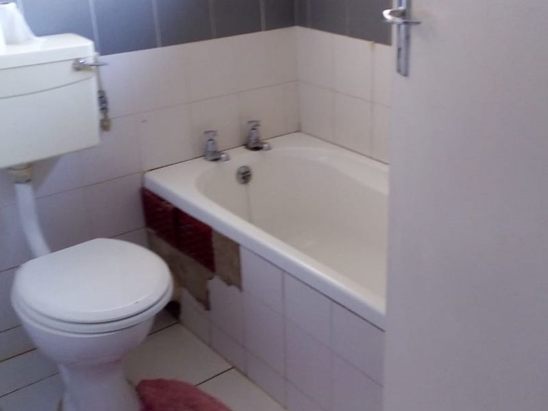 Townhouse Rented Out in Port Edward KwaZulu Natal - Photo 10