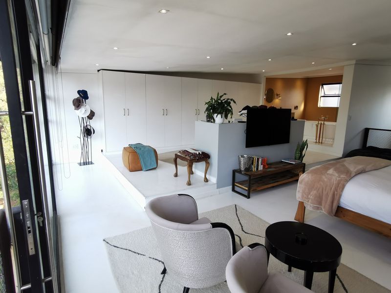 Designer 2 Bedroom Apartment for Luxury Living - Photo 5