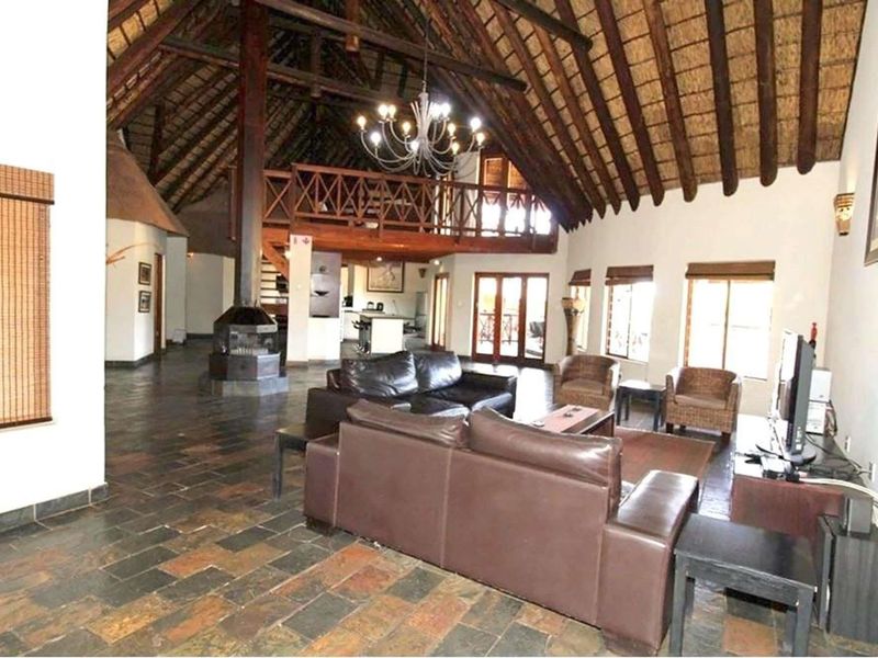 Zebula Golf Estate - Double Storey House - Entertainer's Dream -  4 Bedroom Home - NO TRANSFER DUTY - Photo 2
