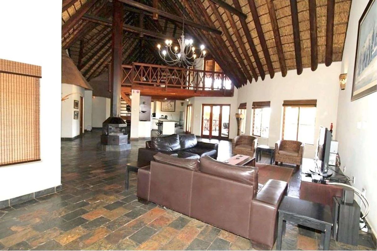 Zebula Golf Estate - Double Storey House - Entertainer's Dream -  4 Bedroom Home - NO TRANSFER DUTY - Photo 2