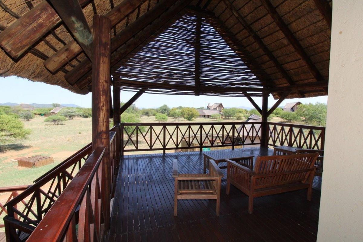 Zebula Golf Estate - Double Storey House - Entertainer's Dream -  4 Bedroom Home - NO TRANSFER DUTY - Photo 4