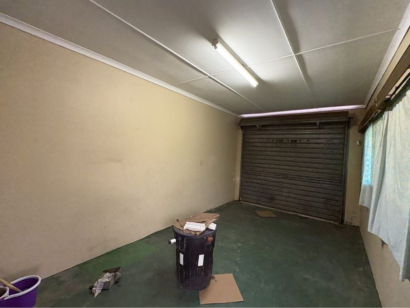 Spacious Furnished 4-Bedroom Home in Glencoe, KZN! - Photo 6