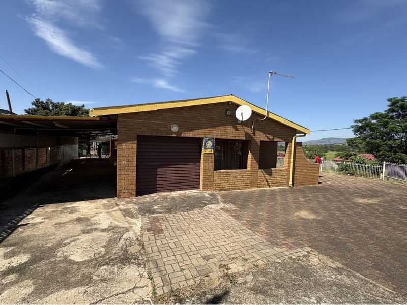 Spacious Furnished 4-Bedroom Home in Glencoe, KZN! - Photo 5