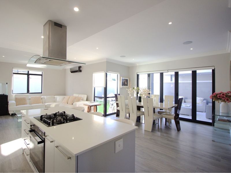 Stunning Modern 4Bedroom Home in Broadacres - Photo 9