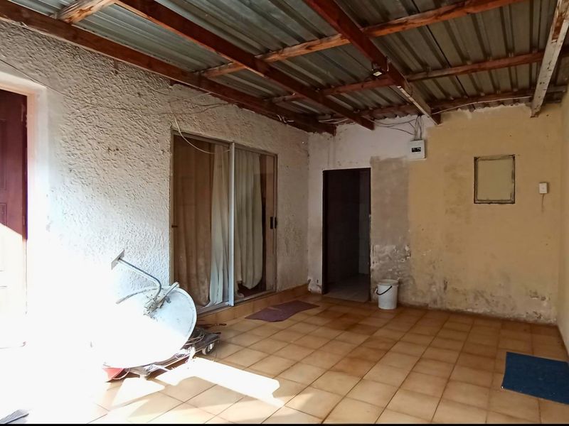 Charming Kenilworth Home - Your Dream Awaits! - Photo 10