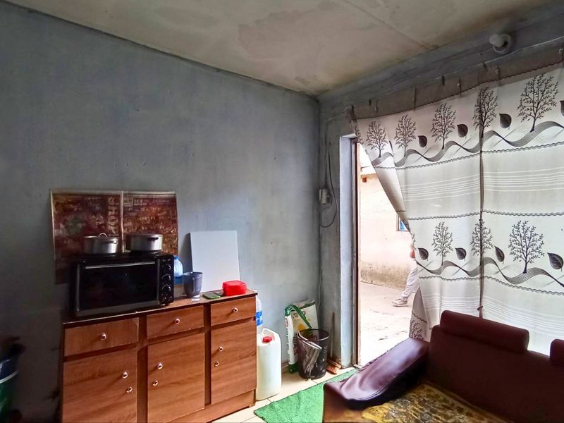 Charming Kenilworth Home - Your Dream Awaits! - Photo 5